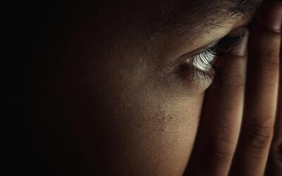 La dépression chez les 15-25 ans : des chiffres alarmants, un parcours personnel, et des pistes d’accompagnement